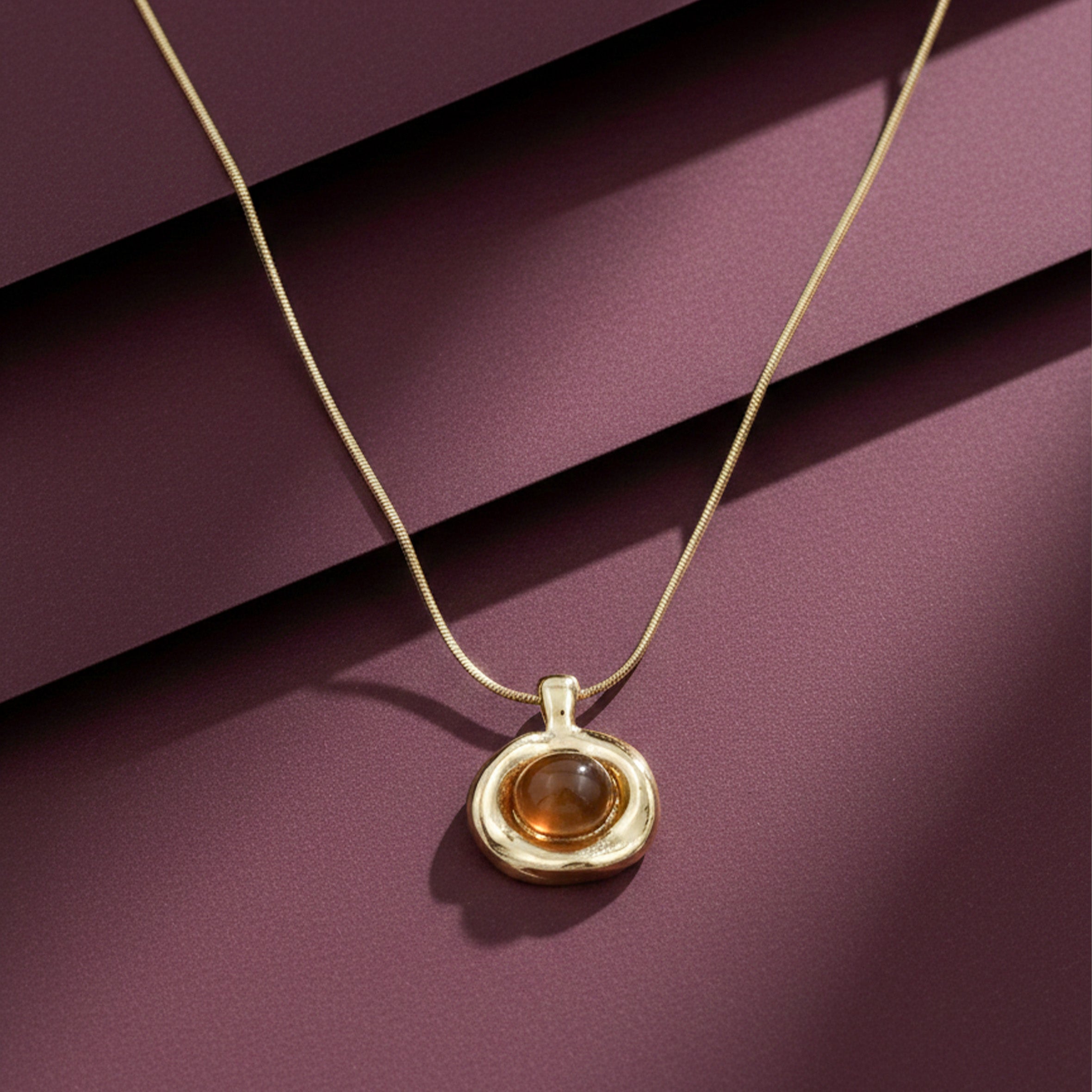 Modern Molten Gold Amber Pendant Necklace GWN -66