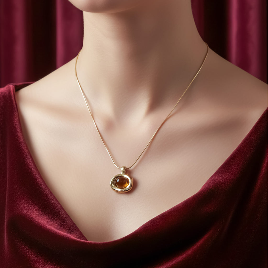 Modern Molten Gold Amber Pendant Necklace GWN -66