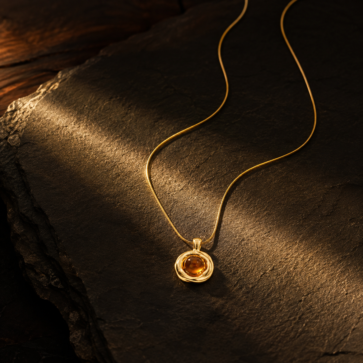 Modern Molten Gold Amber Pendant Necklace GWN -66