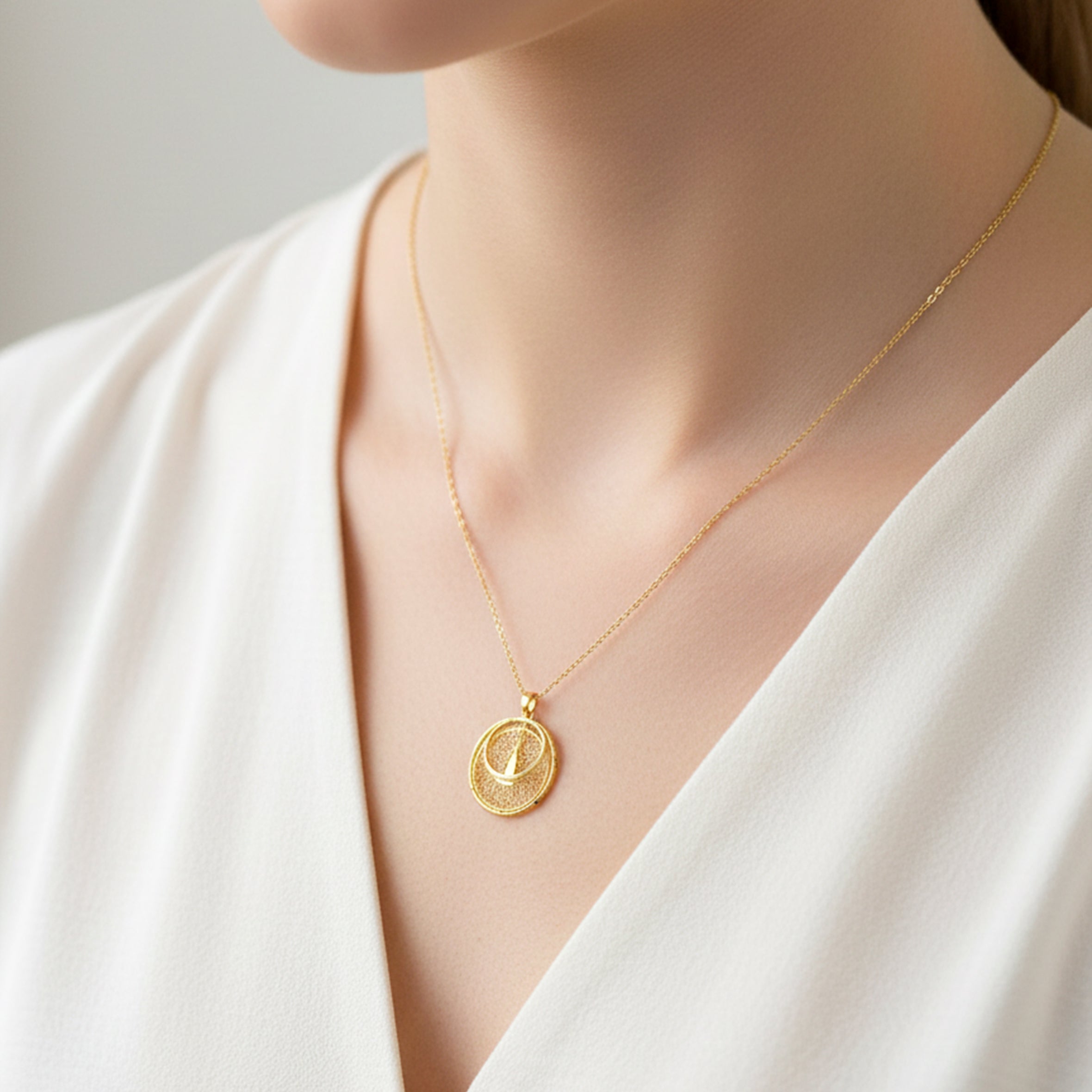 Modern Sunburst Medallion Teardrop Necklace GWN -158