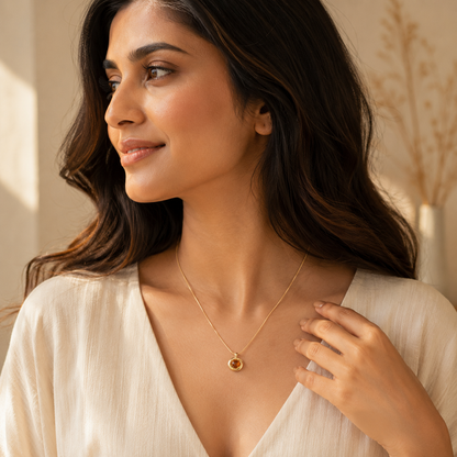 Modern Molten Gold Amber Pendant Necklace GWN -66