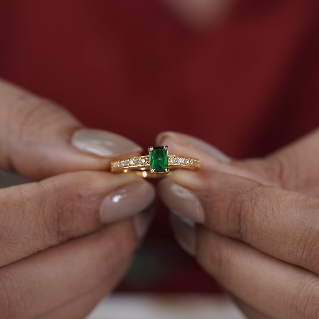 Classic Emerald Cut Green Solitaire Band Ring GWR-90